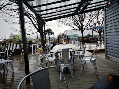 Six Trees Kitchen & Bar