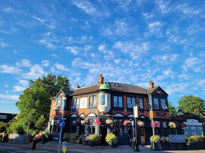 Royal Oak Pub & Guesthouse